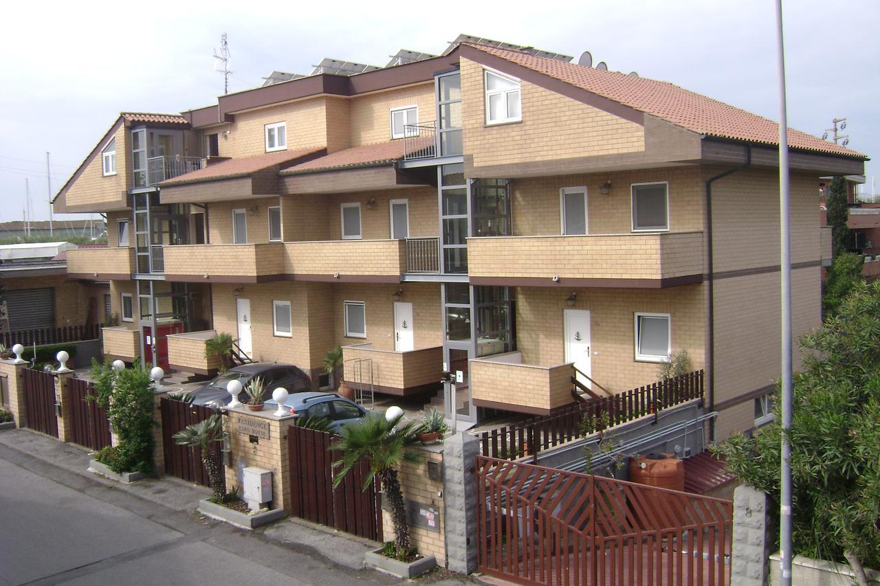 Eh Suites Rome Airport Euro House Hotels Фьюмичино Экстерьер фото